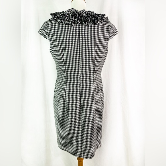 Taylor Black and White Ruffle Neck Cap Sleeve Dress 12 - Picture 5 of 8